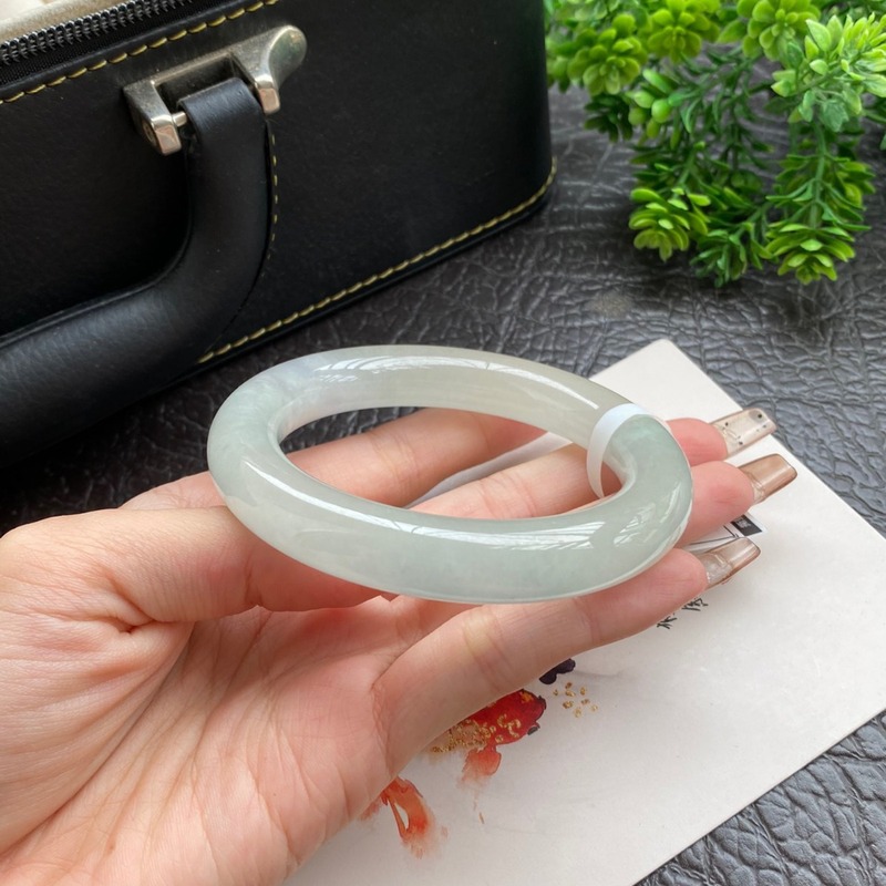 Gelang wanita Myanmar, batu gi - Lighting ulasan dan harga