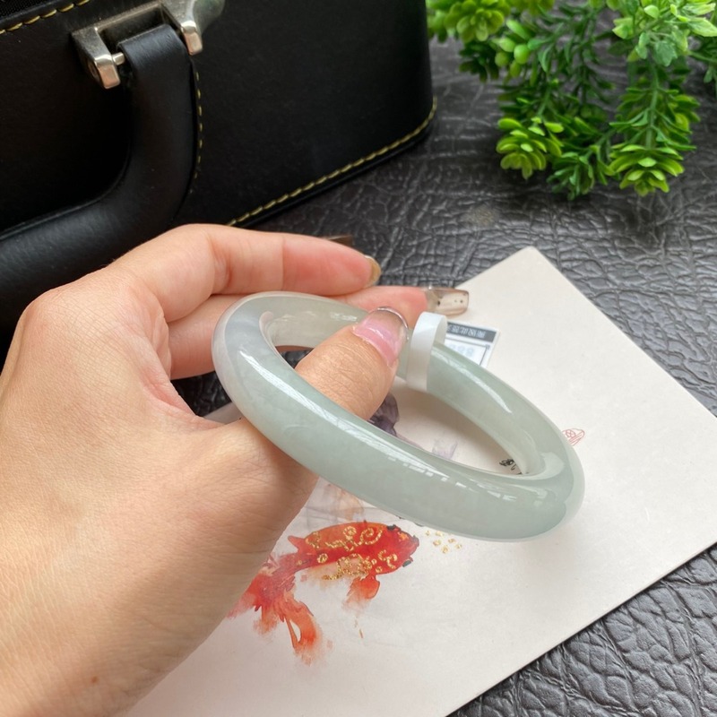 Gelang wanita Myanmar, batu gi - Lighting ulasan dan harga